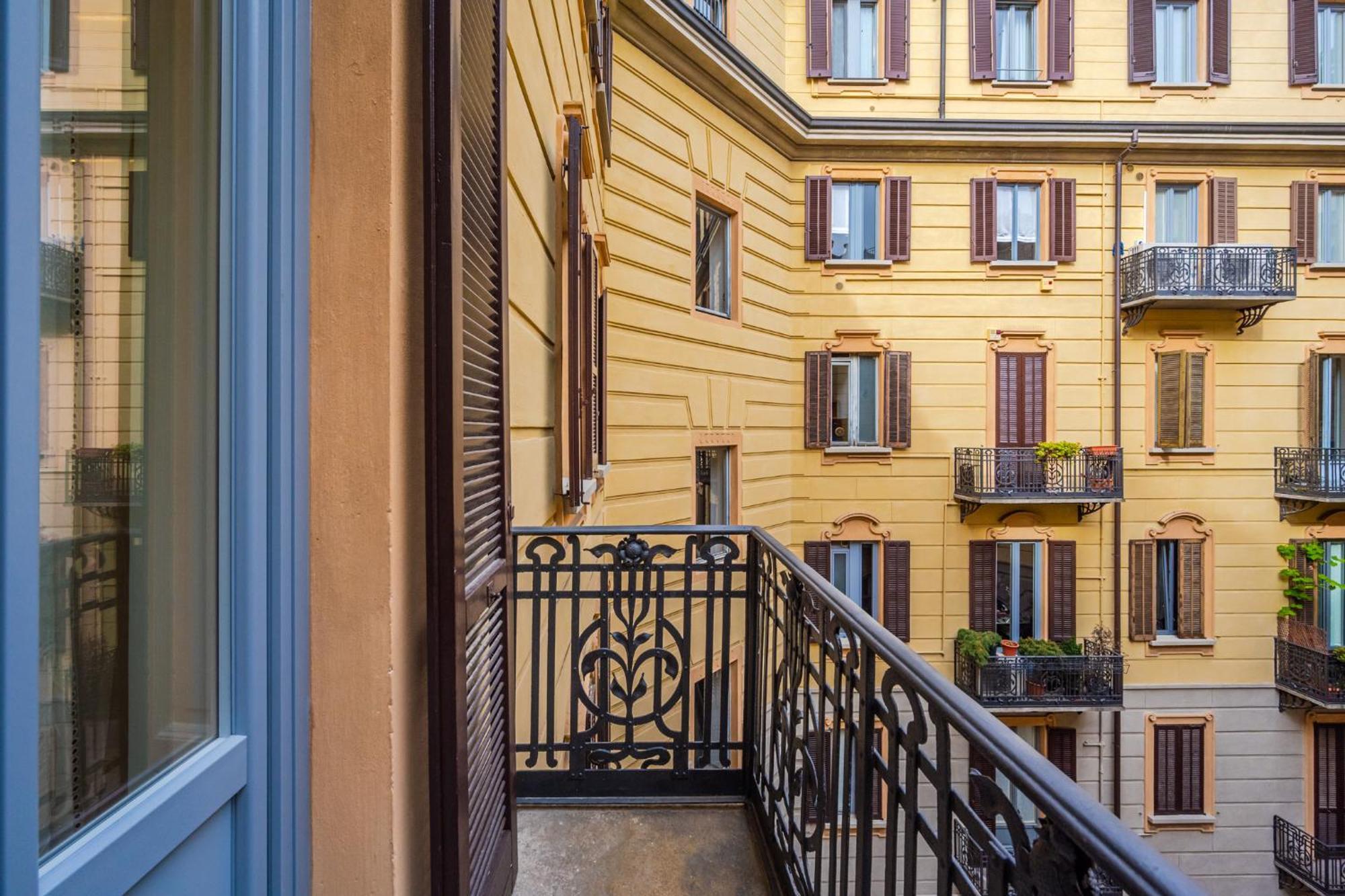 Modern 3-room Flat - Near Metro & Park Appartamento